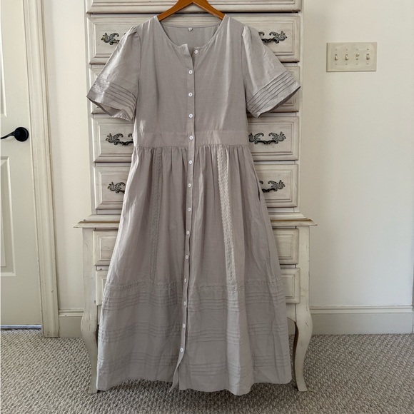 Vici Light Gray Midi Dress - Picture 2 of 6